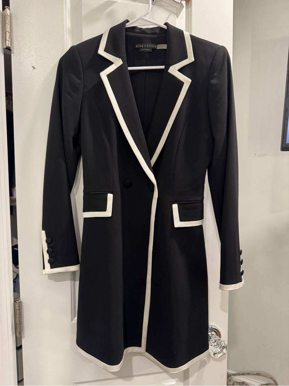 Alice + Olivia Women’s Kyrie Piped Tuxedo Dress